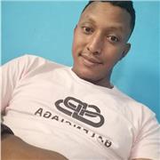 Professeur particulier qui donne de cours en ligne de l'économie de l'environnement